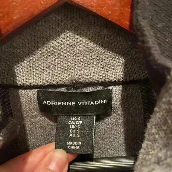 ADRIENNE VITTADINI CHECKERED ZIP UP SWEATER JACKET BLACK GRAY SIZE S GINGHAM - Picture 2 of 4